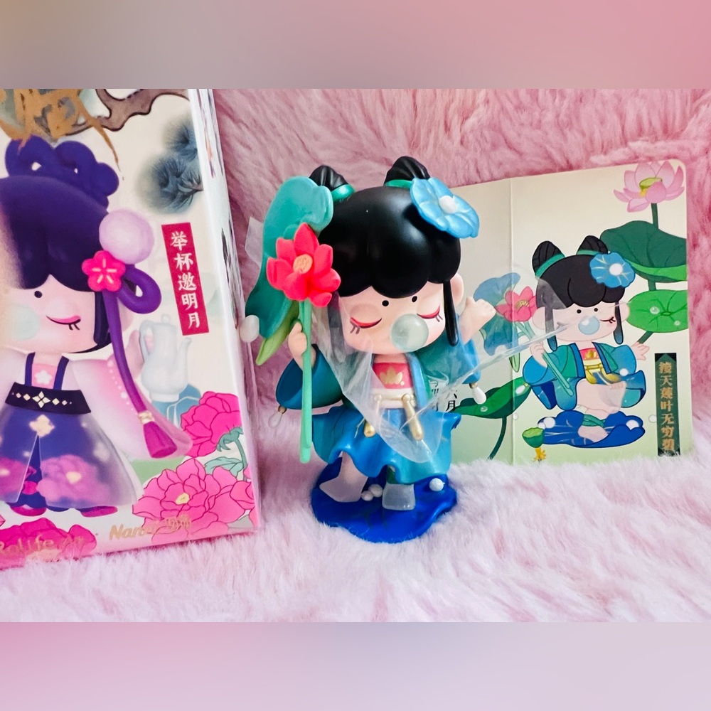NANCI “Odes and Songs” Series Figures -  “ Lotus leaf”